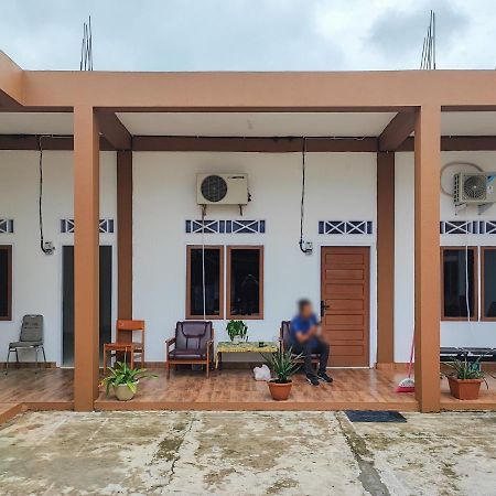 Adela Homestay Syariah Near Universitas Muhammadiyah Jambi Mitra Reddoorz Esterno foto